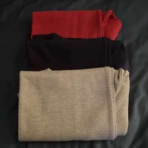 3-25$ Brand new with tags St. John’s bay crew neck sweater